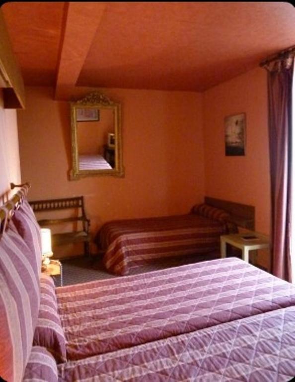 Bed and Breakfast Le Val D'Aron à Cercy-la-Tour Chambre photo